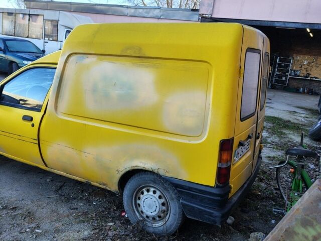 Жовтий Форд Кур'єр, об'ємом двигуна 0 л та пробігом 300 тис. км за 521 $, фото 1 на Automoto.ua