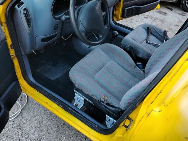 Жовтий Форд Кур'єр, об'ємом двигуна 0 л та пробігом 300 тис. км за 521 $, фото 5 на Automoto.ua