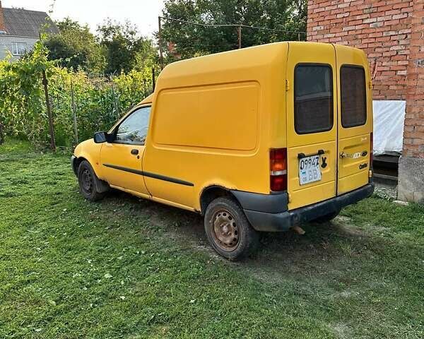 Жовтий Форд Кур'єр, об'ємом двигуна 1.8 л та пробігом 47 тис. км за 1000 $, фото 1 на Automoto.ua
