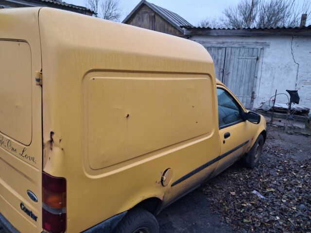 Желтый Форд Курьер, объемом двигателя 1.8 л и пробегом 139 тыс. км за 600 $, фото 2 на Automoto.ua