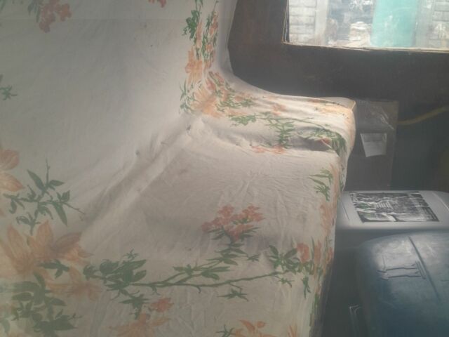 Оранжевый Форд Курьер, объемом двигателя 2 л и пробегом 300 тыс. км за 1538 $, фото 7 на Automoto.ua