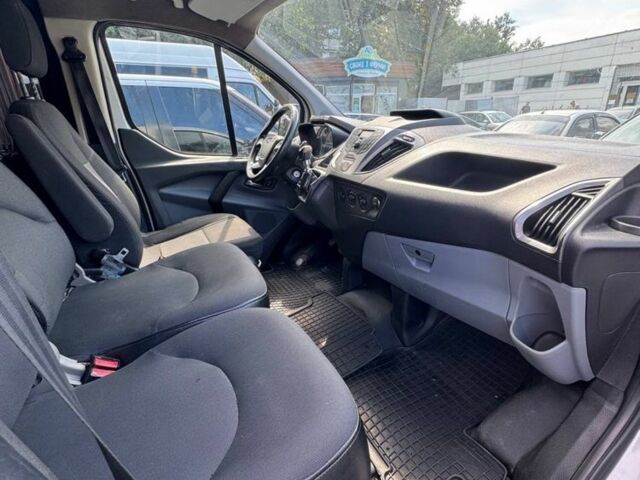 Белый Форд Краун Виктория, объемом двигателя 2.2 л и пробегом 555 тыс. км за 8750 $, фото 6 на Automoto.ua