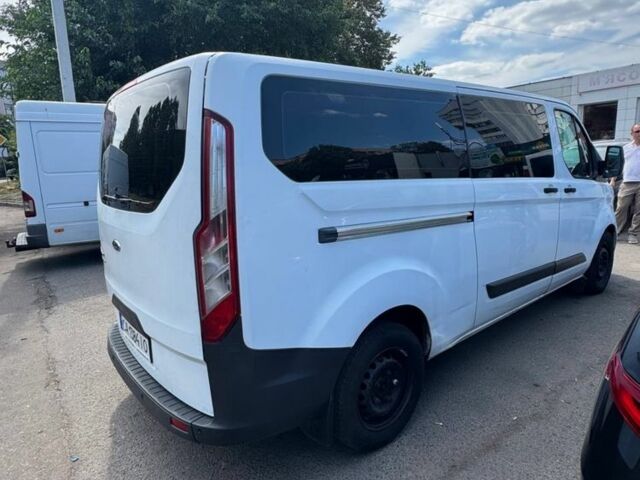 Белый Форд Краун Виктория, объемом двигателя 2.2 л и пробегом 555 тыс. км за 8750 $, фото 3 на Automoto.ua