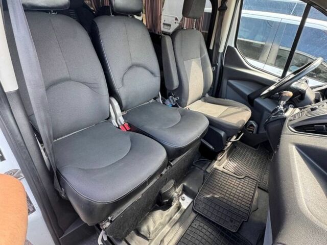 Белый Форд Краун Виктория, объемом двигателя 2.2 л и пробегом 555 тыс. км за 8750 $, фото 5 на Automoto.ua