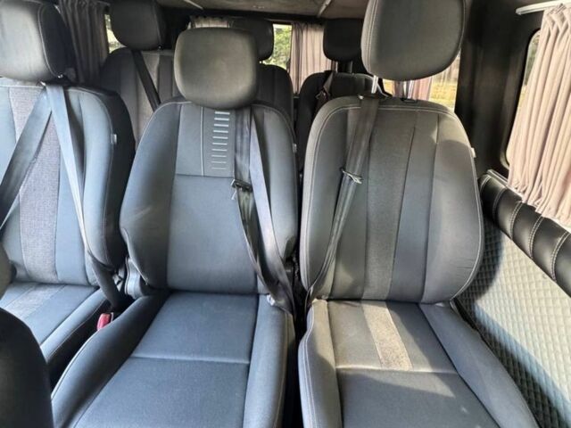 Белый Форд Краун Виктория, объемом двигателя 2.2 л и пробегом 555 тыс. км за 8750 $, фото 7 на Automoto.ua