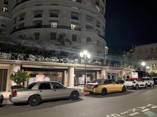 Серый Форд Краун Виктория, объемом двигателя 4.6 л и пробегом 220 тыс. км за 9300 $, фото 1 на Automoto.ua