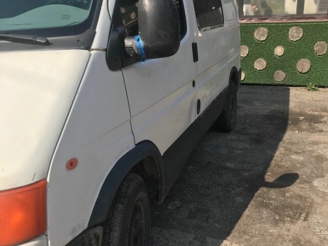 Белый Форд Другая, объемом двигателя 2.5 л и пробегом 386 тыс. км за 1350 $, фото 2 на Automoto.ua