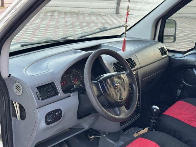 Белый Форд Другая, объемом двигателя 1.8 л и пробегом 360 тыс. км за 2500 $, фото 4 на Automoto.ua