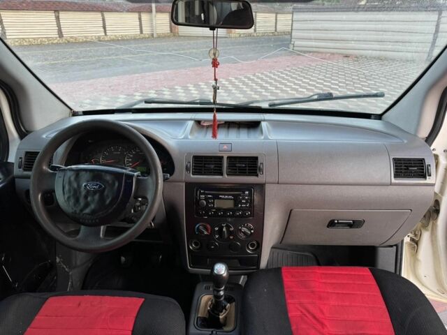 Белый Форд Другая, объемом двигателя 1.8 л и пробегом 360 тыс. км за 2500 $, фото 1 на Automoto.ua