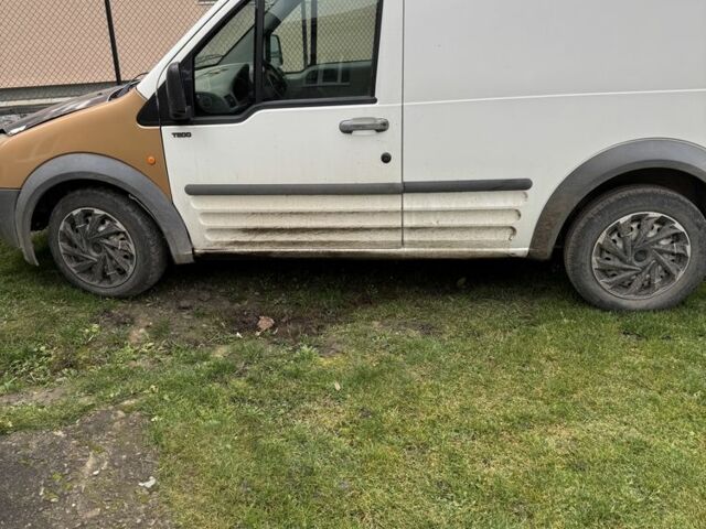 Белый Форд Другая, объемом двигателя 1.8 л и пробегом 214 тыс. км за 1999 $, фото 1 на Automoto.ua