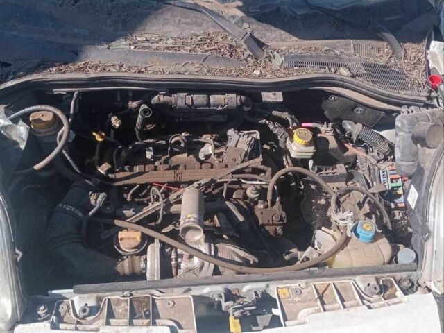 Білий Форд Інша, об'ємом двигуна 1.2 л та пробігом 200 тис. км за 2000 $, фото 4 на Automoto.ua