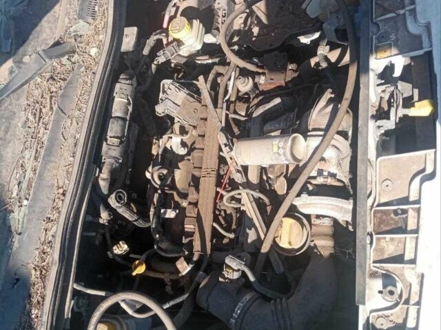 Білий Форд Інша, об'ємом двигуна 1.2 л та пробігом 200 тис. км за 2000 $, фото 5 на Automoto.ua