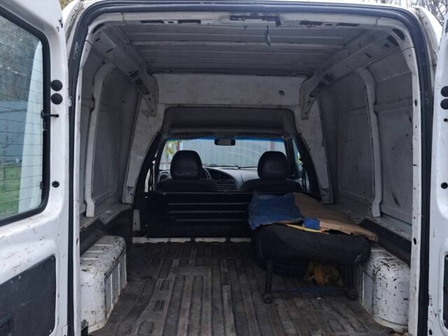 Белый Форд Другая, объемом двигателя 0 л и пробегом 200 тыс. км за 750 $, фото 4 на Automoto.ua