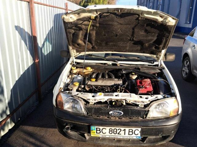 Белый Форд Другая, объемом двигателя 0 л и пробегом 200 тыс. км за 750 $, фото 2 на Automoto.ua