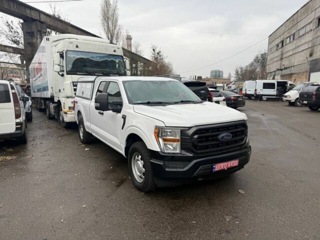 Белый Форд Другая, объемом двигателя 5 л и пробегом 180 тыс. км за 27500 $, фото 2 на Automoto.ua