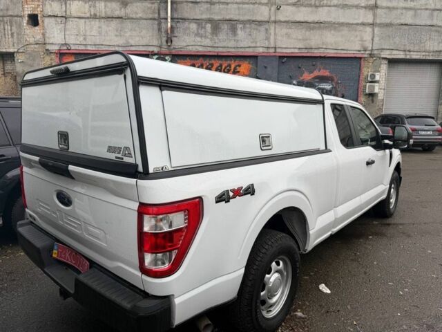 Белый Форд Другая, объемом двигателя 5 л и пробегом 180 тыс. км за 27500 $, фото 3 на Automoto.ua