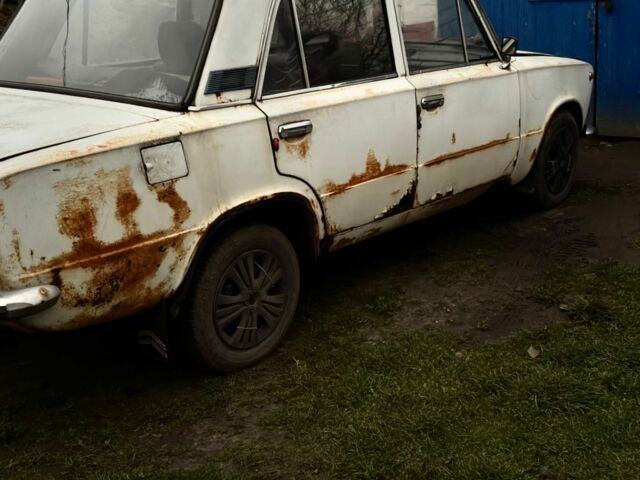 Білий Форд Інша, об'ємом двигуна 1.3 л та пробігом 47 тис. км за 594 $, фото 7 на Automoto.ua