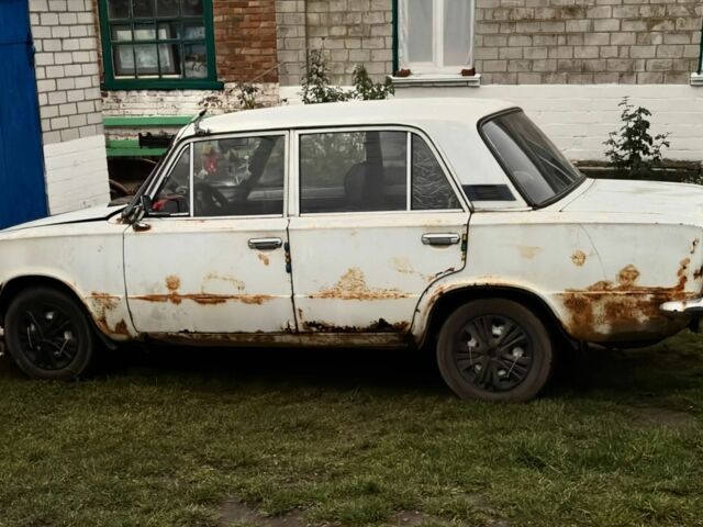 Білий Форд Інша, об'ємом двигуна 1.3 л та пробігом 47 тис. км за 594 $, фото 8 на Automoto.ua