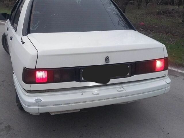 Белый Форд Другая, объемом двигателя 2 л и пробегом 120 тыс. км за 1021 $, фото 2 на Automoto.ua