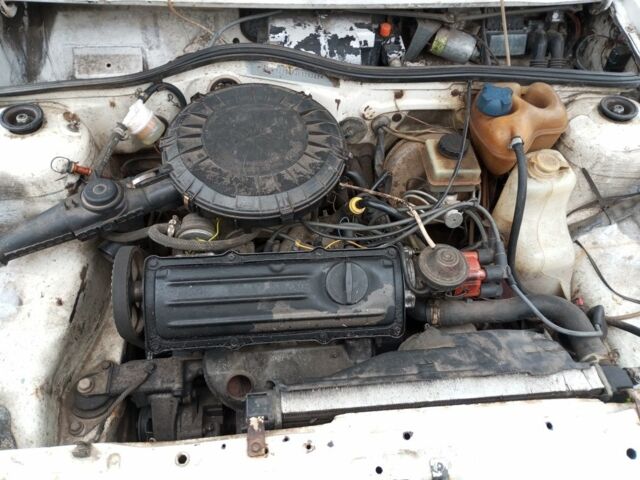 Білий Форд Інша, об'ємом двигуна 1 л та пробігом 275 тис. км за 949 $, фото 5 на Automoto.ua