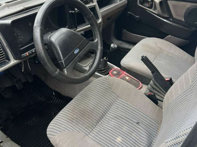 Белый Форд Другая, объемом двигателя 1.8 л и пробегом 250 тыс. км за 550 $, фото 11 на Automoto.ua