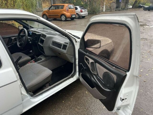 Белый Форд Другая, объемом двигателя 1.8 л и пробегом 250 тыс. км за 550 $, фото 6 на Automoto.ua