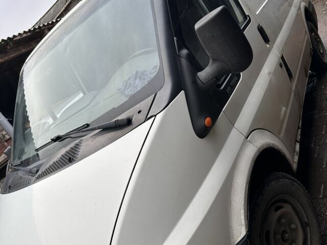 Білий Форд Інша, об'ємом двигуна 2 л та пробігом 400 тис. км за 1800 $, фото 1 на Automoto.ua