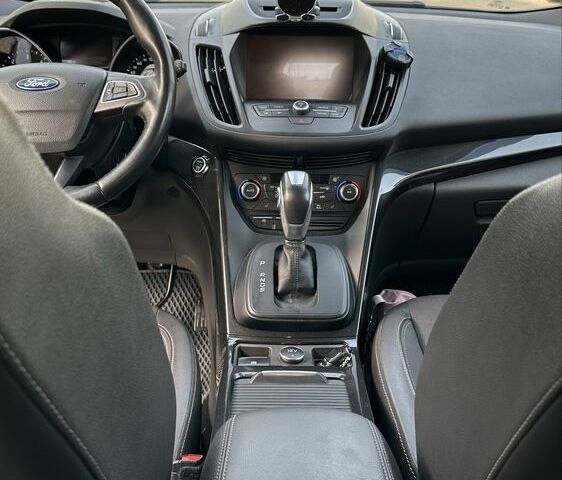 Белый Форд Другая, объемом двигателя 1.5 л и пробегом 101 тыс. км за 19500 $, фото 16 на Automoto.ua