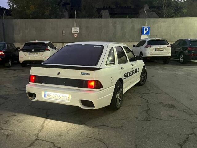 Білий Форд Інша, об'ємом двигуна 2 л та пробігом 250 тис. км за 1500 $, фото 4 на Automoto.ua