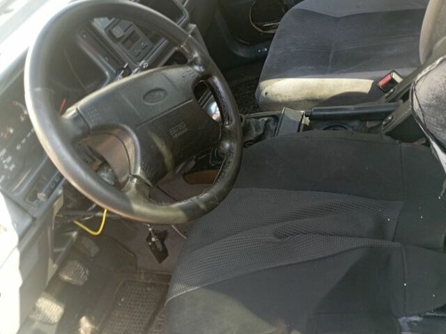 Белый Форд Другая, объемом двигателя 2 л и пробегом 250 тыс. км за 600 $, фото 3 на Automoto.ua