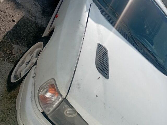 Белый Форд Другая, объемом двигателя 2 л и пробегом 250 тыс. км за 600 $, фото 1 на Automoto.ua