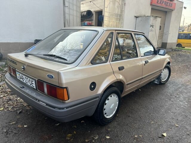 Бежевый Форд Другая, объемом двигателя 1.4 л и пробегом 150 тыс. км за 880 $, фото 9 на Automoto.ua