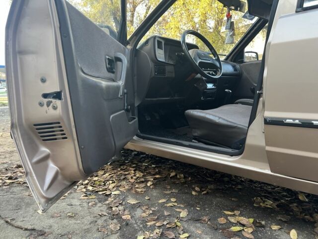 Бежевый Форд Другая, объемом двигателя 1.4 л и пробегом 150 тыс. км за 880 $, фото 13 на Automoto.ua