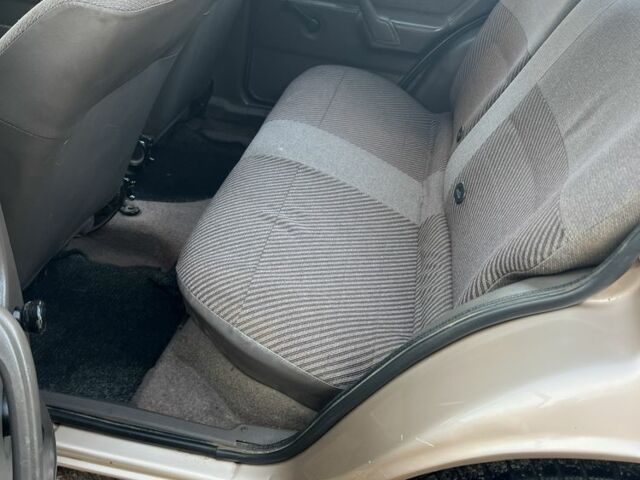 Бежевый Форд Другая, объемом двигателя 1.4 л и пробегом 150 тыс. км за 880 $, фото 16 на Automoto.ua