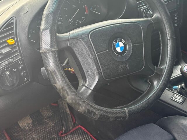 Чорний Форд Інша, об'ємом двигуна 1.8 л та пробігом 300 тис. км за 1350 $, фото 6 на Automoto.ua