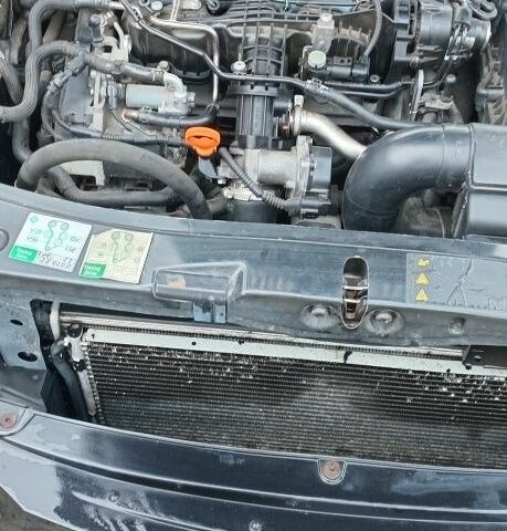 Чорний Форд Інша, об'ємом двигуна 1.6 л та пробігом 310 тис. км за 7500 $, фото 2 на Automoto.ua