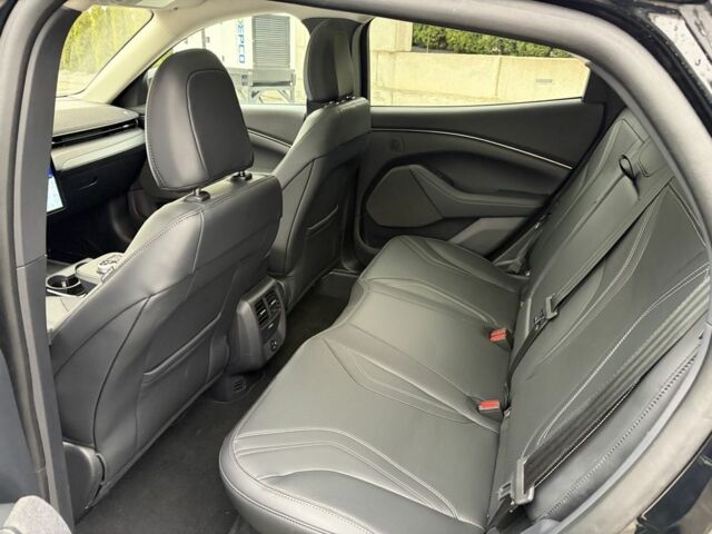 Черный Форд Другая, объемом двигателя 0 л и пробегом 10 тыс. км за 26999 $, фото 21 на Automoto.ua