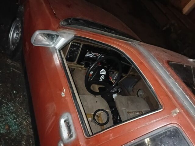 Коричневый Форд Другая, объемом двигателя 2 л и пробегом 700 тыс. км за 320 $, фото 6 на Automoto.ua