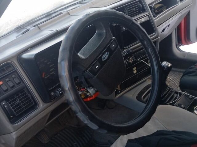 Красный Форд Другая, объемом двигателя 2 л и пробегом 52 тыс. км за 1200 $, фото 9 на Automoto.ua