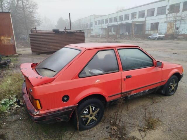 Красный Форд Другая, объемом двигателя 1 л и пробегом 1000 тыс. км за 450 $, фото 1 на Automoto.ua