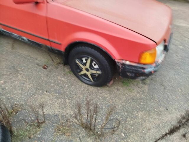 Красный Форд Другая, объемом двигателя 1 л и пробегом 1000 тыс. км за 450 $, фото 3 на Automoto.ua