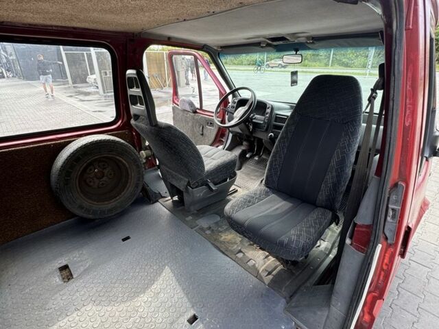 Червоний Форд Інша, об'ємом двигуна 2.5 л та пробігом 0 тис. км за 1999 $, фото 5 на Automoto.ua