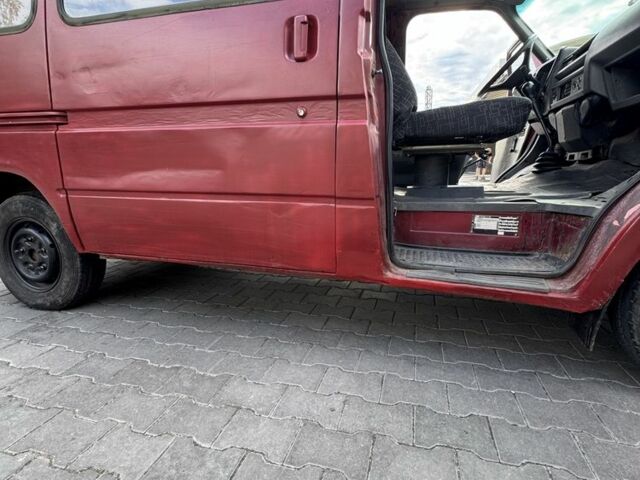 Червоний Форд Інша, об'ємом двигуна 2.5 л та пробігом 0 тис. км за 1999 $, фото 4 на Automoto.ua