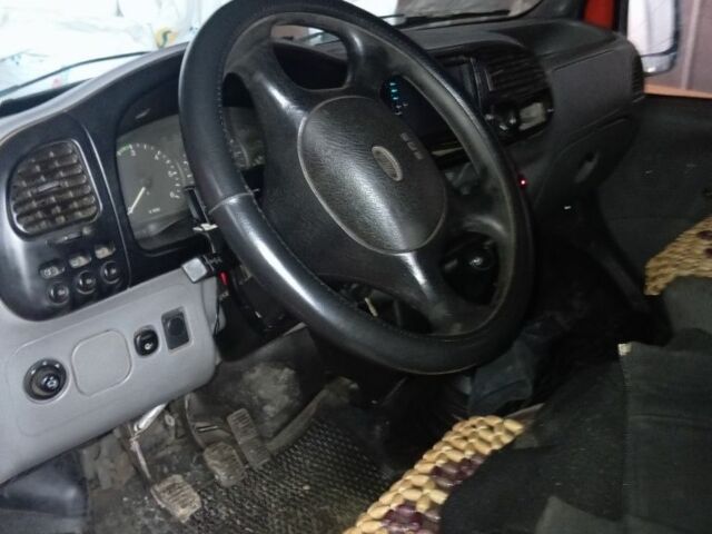 Красный Форд Другая, объемом двигателя 2.5 л и пробегом 1000 тыс. км за 3600 $, фото 1 на Automoto.ua