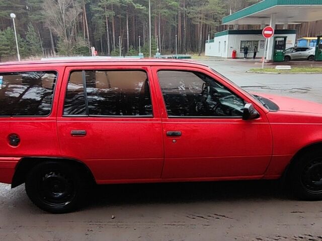 Красный Форд Другая, объемом двигателя 1.3 л и пробегом 57 тыс. км за 1700 $, фото 1 на Automoto.ua