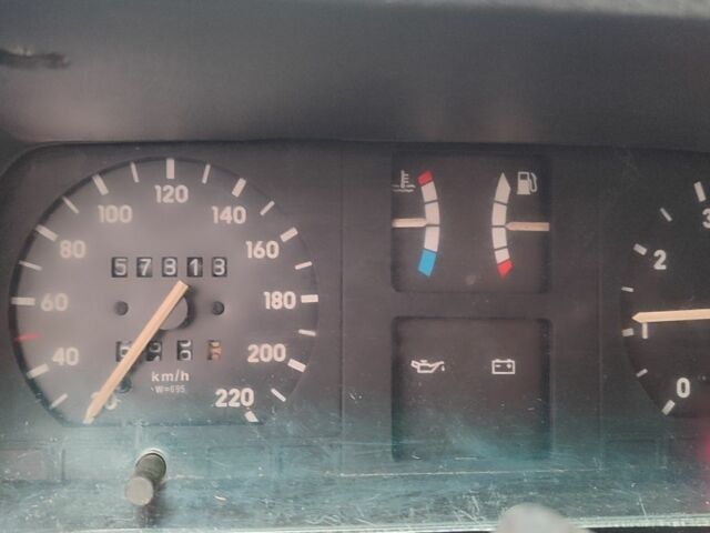 Красный Форд Другая, объемом двигателя 1.3 л и пробегом 57 тыс. км за 1700 $, фото 6 на Automoto.ua