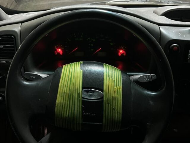 Форд Інша, об'ємом двигуна 0 л та пробігом 0 тис. км за 12800 $, фото 7 на Automoto.ua