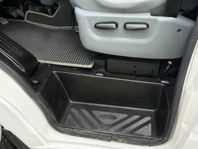 Форд Інша, об'ємом двигуна 0 л та пробігом 0 тис. км за 9200 $, фото 19 на Automoto.ua