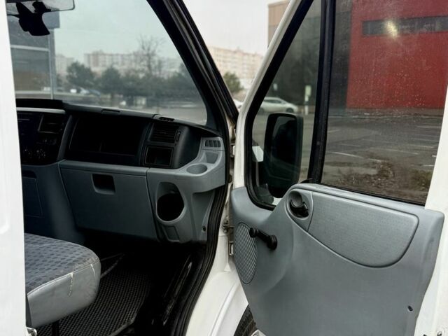 Форд Інша, об'ємом двигуна 0 л та пробігом 0 тис. км за 9200 $, фото 16 на Automoto.ua