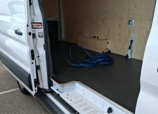 Форд Інша, об'ємом двигуна 0 л та пробігом 0 тис. км за 29014 $, фото 7 на Automoto.ua